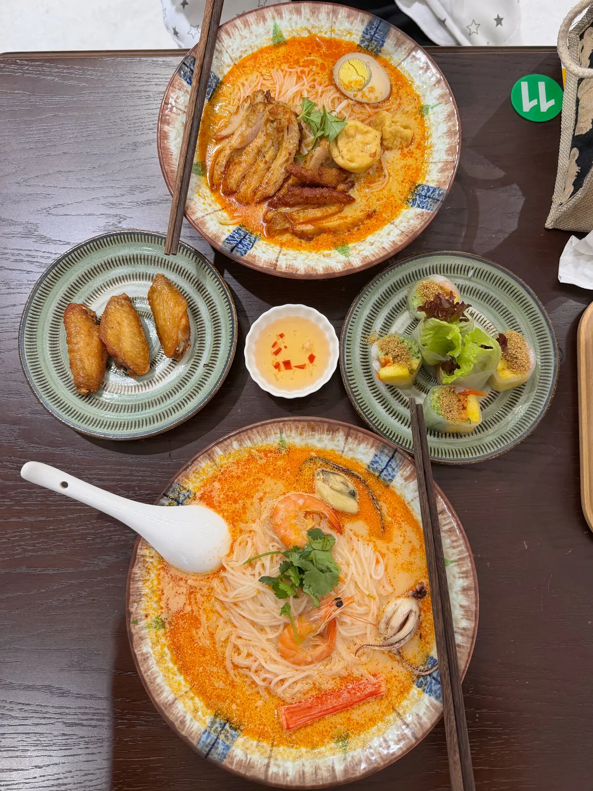 越南料理 — 冬阴功粉丝。