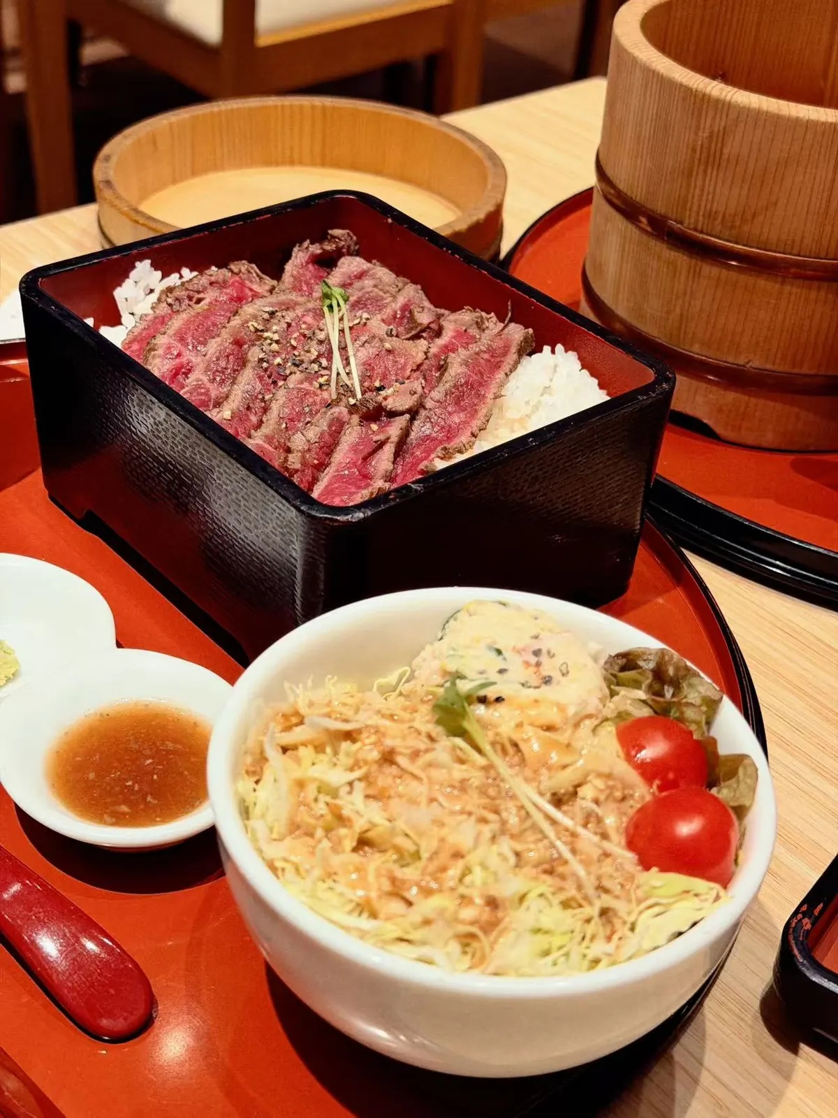 日式料理 — A5和牛饭。